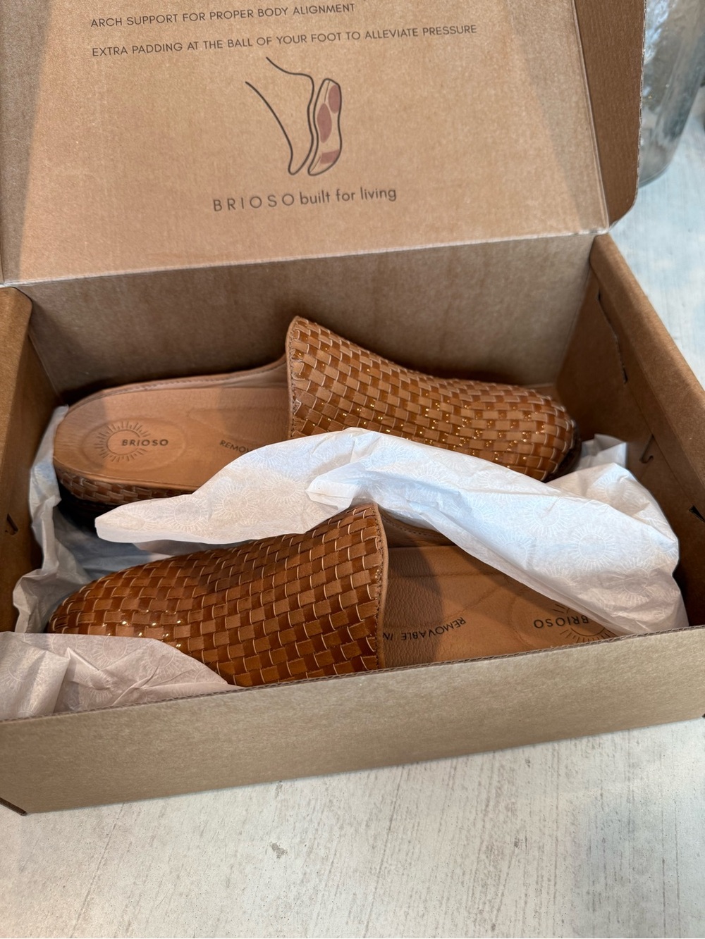 Brioso Shoe. Size 10m. Fern Style. Cinnamon Color. NIB. Removable Insole. Womens
